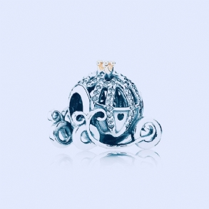 Ezüst Disney Cinderella Pumpkin Coach Charm Gyöngy