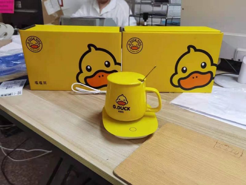 G.duck Little Yellow Duck Állandó Hőmérsékletű Pohár 55 Fokos Automatikus Szigetelésű Fűtőpohár Melegítő Alátétkészlet Kísérő Ajándék