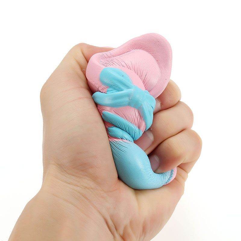 Squishy Cipő 13 cm-es Lassan Emelkedő Csomagolással Ajándék Dekorációval Puha Összenyomható Játék