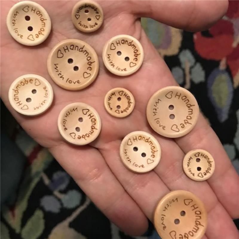 100 Db Természetes Színű Fa Gombok Emoji Mosolygó Arc Betűgomb Kézműves Szövet Barkács Kiegészítők
